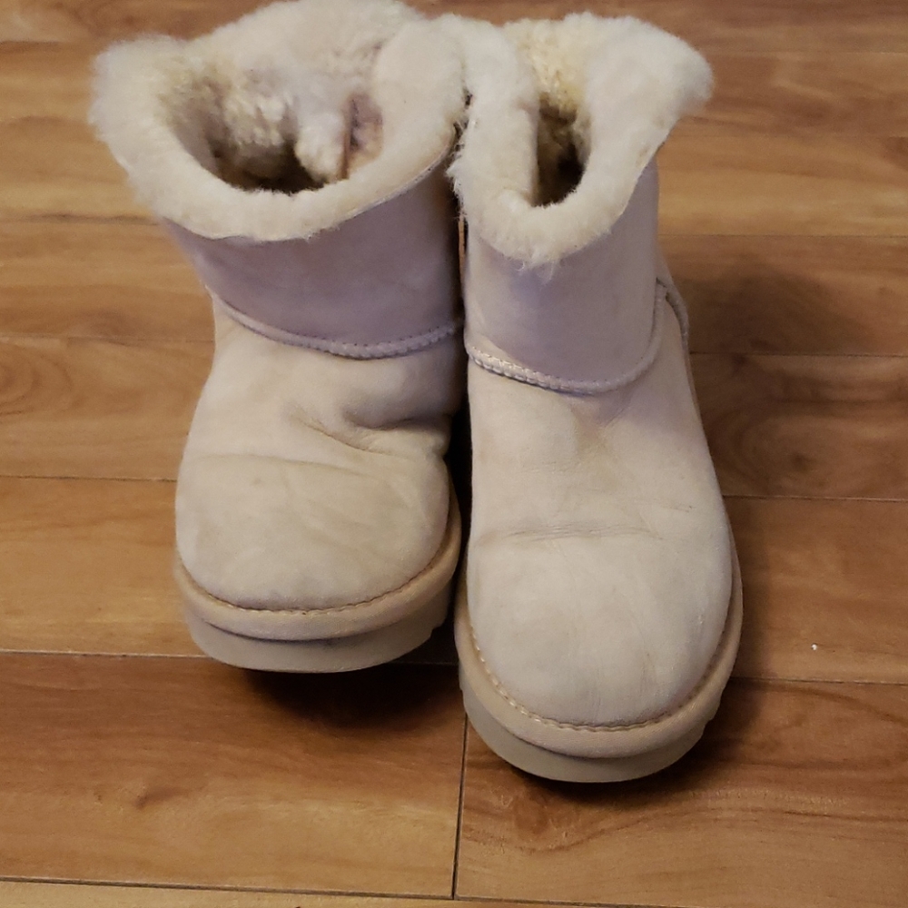 UGG Women's Short Shearling Lined Ankle Boots in Light Beige